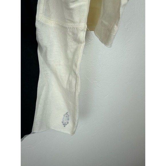 NWOT Free People Movement "Inspire Printed" Tee Small FLAW - Picture 2 of 9